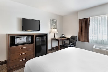 Standard Room, 1 Queen Bed, Accessible, Non Smoking