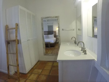 Cottage, 1 King Bed, Non Smoking, Lagoon View