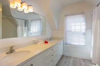 Luxury Apartment, 3 Bedrooms, Kitchen
