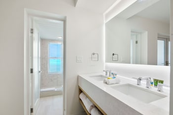 Romantic Room, 1 King Bed, Kitchenette, Oceanfront