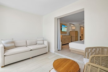 Room, 2 Queen Beds, Garden Area