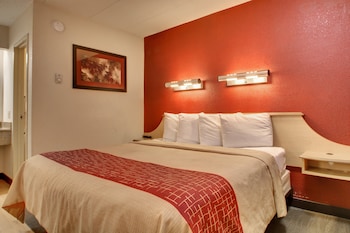 Standard Room, 1 King Bed (Smoke Free)