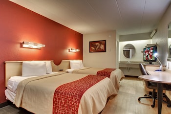 Standard Room, 2 Queen Beds (Smoke Free)