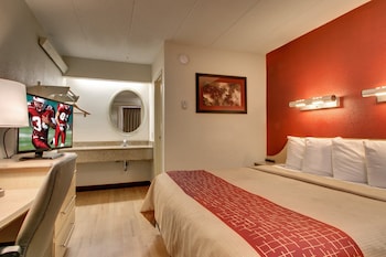 Standard Room, 1 King Bed (Smoke Free)