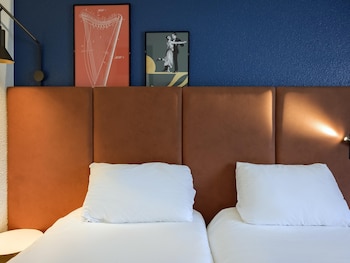 Standard Room, 2 Twin Beds