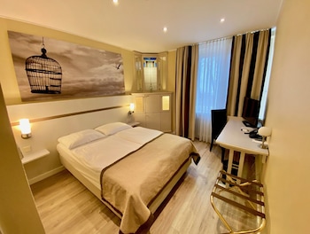 Economy Room