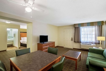 Suite (1 King Bed)