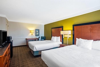 Room, 2 Queen Beds, Non Smoking