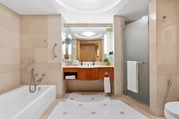 Deluxe Room, 1 King Bed