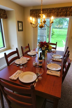 Room (2 Bedroom 2 Bath)