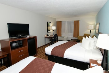 Executive 2 Queen Beds, Non Smoking, with Pull out couch with Refrigerator & Microwave