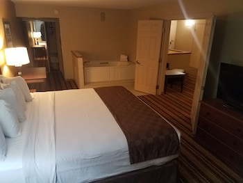 Suite 1 King Bed with Pull out couch with Hot Tub and with Kitchen