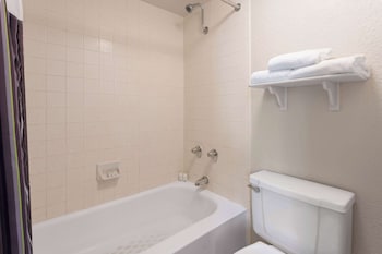 Deluxe Room, 2 Double Beds, Non Smoking