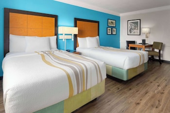 Room, 2 Double Beds, Accessible, Non Smoking (Roll-in Shower)