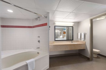 Studio Suite, 1 King Bed, Non Smoking
