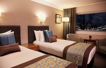 Standard Twin Room, with Bridge View