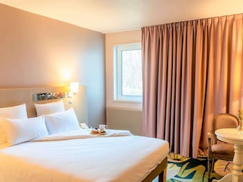 Superior Room, 1 Queen Bed (Forest View)