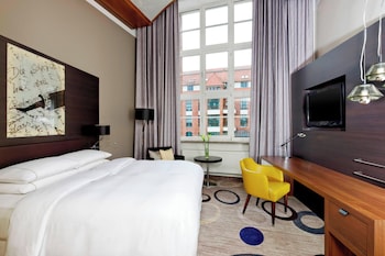 Club Room, 1 King Bed