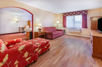 Suite, 1 King Bed, Non Smoking (One-Bedroom)