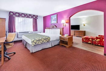 Suite, 1 King Bed, Non Smoking (One-Bedroom)