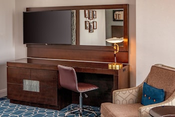 Room, 1 King Bed (Mobility Accessible, Roll-in Shower)