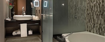 Deluxe Studio