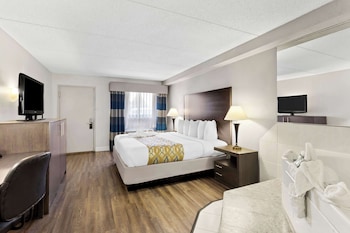 Standard Room, 1 King Bed, Non Smoking, Jetted Tub