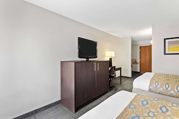 Standard Room, 2 Double Beds, Accessible, Bathtub