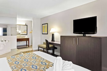 Standard Room, 1 King Bed, Non Smoking, Jetted Tub