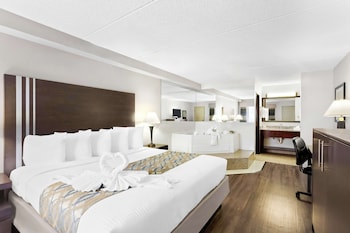 Standard Room, 1 King Bed, Non Smoking, Jetted Tub