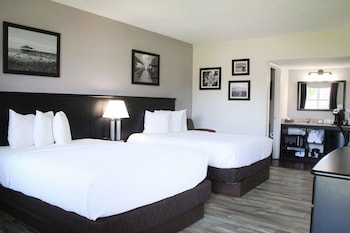 Deluxe Room, 2 Queen Beds, Non Smoking, Pool View (Courtyard)