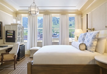 Suite, 3 Bedrooms (Residential)