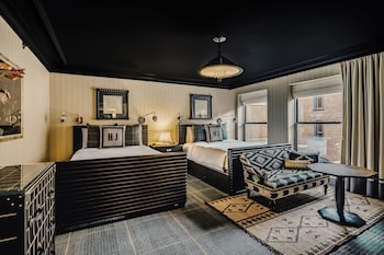 Junior Suite, 2 Queen Beds, Hearing Accessible (Mobility w/Tub)