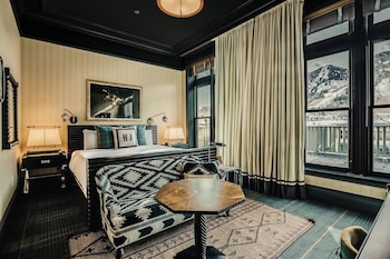 Premier Room, 1 King Bed