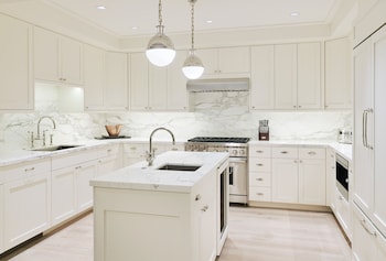 Penthouse, 3 Bedrooms (D at Mill)