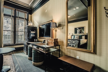 Premier Room, 1 King Bed