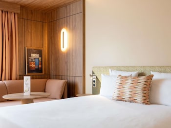 Superior Double Room, 1 Double Bed with Sofa bed (Renovated)