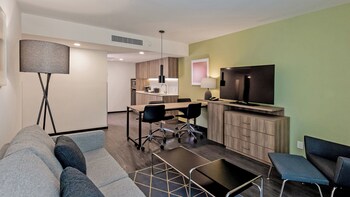 Suite, 2 Double Beds (Courtyard Access)
