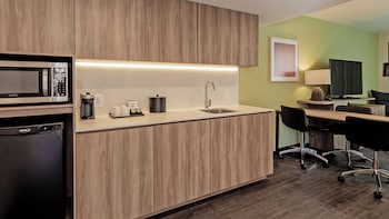 Suite, 2 Double Beds (Courtyard Access)