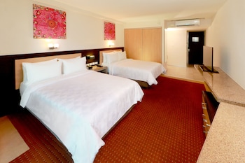 Standard Room, 2 Double Beds (Courtyard Access)