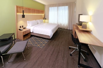 Standard Room, 1 King Bed, City View