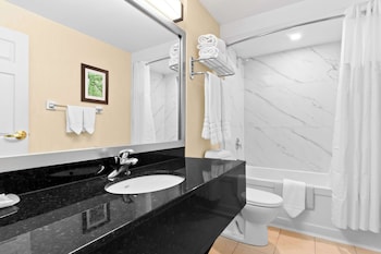 Suite, 1 King Bed, Non Smoking, Kitchenette (Living Room;with Sofabed)