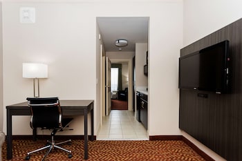 Suite, 1 King Bed, Kitchenette, Bay View (with Sofabed)
