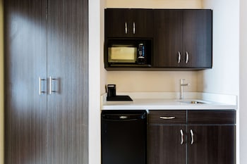 Suite, 1 King Bed, Kitchenette, Bay View (with Sofabed)