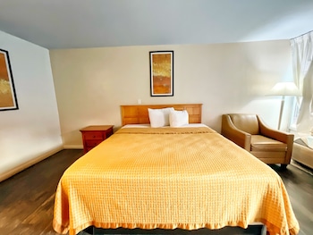 Standard Room, 1 Queen Bed