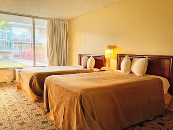 Standard Room, 2 Double Beds