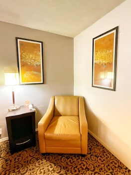 Standard Room, 1 Queen Bed
