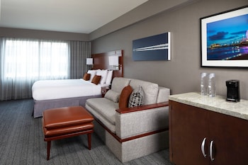 Room, 1 King Bed, Roll-in Shower