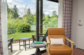 Executive Suite, River View