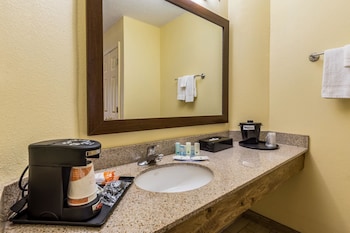 Standard Room, 2 Double Beds, Non Smoking